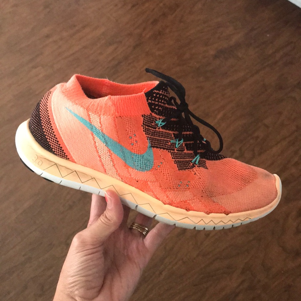 Running shoe - Picture 3 of 5